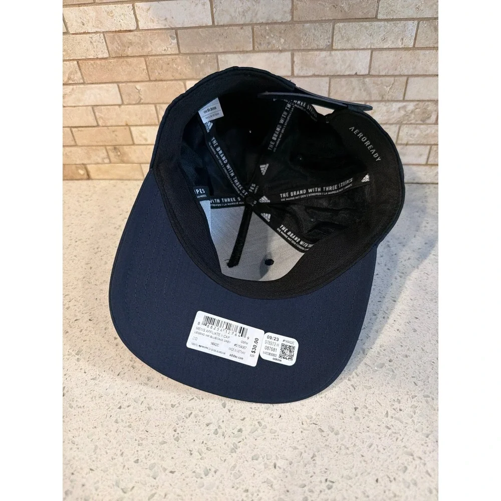 Adidas Black Snapback Hat Flat Brim Performance Baseball Cap Athletic Unisex
